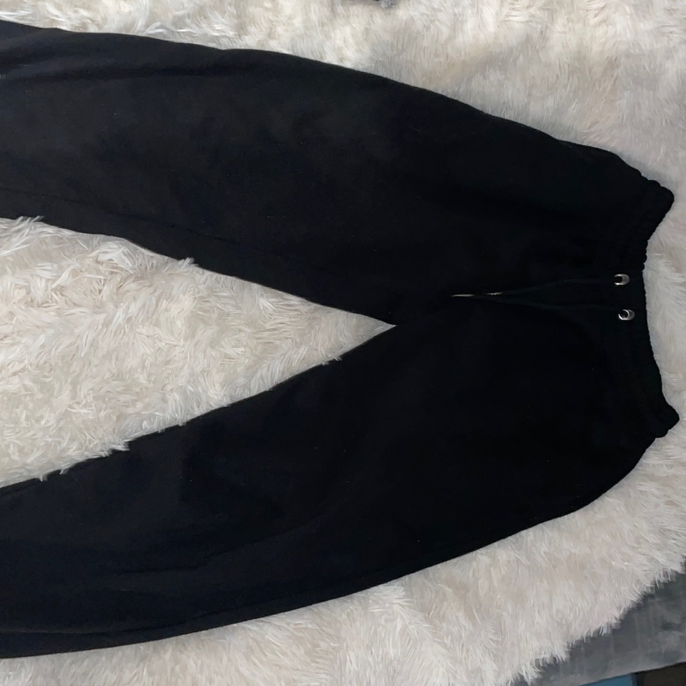 black sweatpants